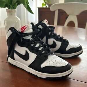 Nike dunk panda 7.5 womens Black and White High-Top Sneakers